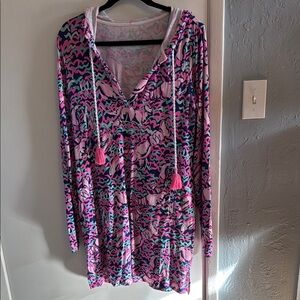 EUC Lilly Pulitzer Printed Hooded Tunic with Tassel Ties. Size M.